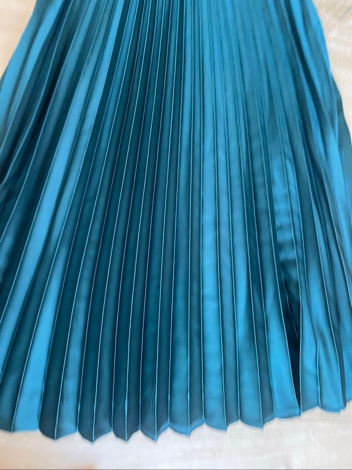 Jupe mimi plissée verte Zara taille XS - photo numéro 2