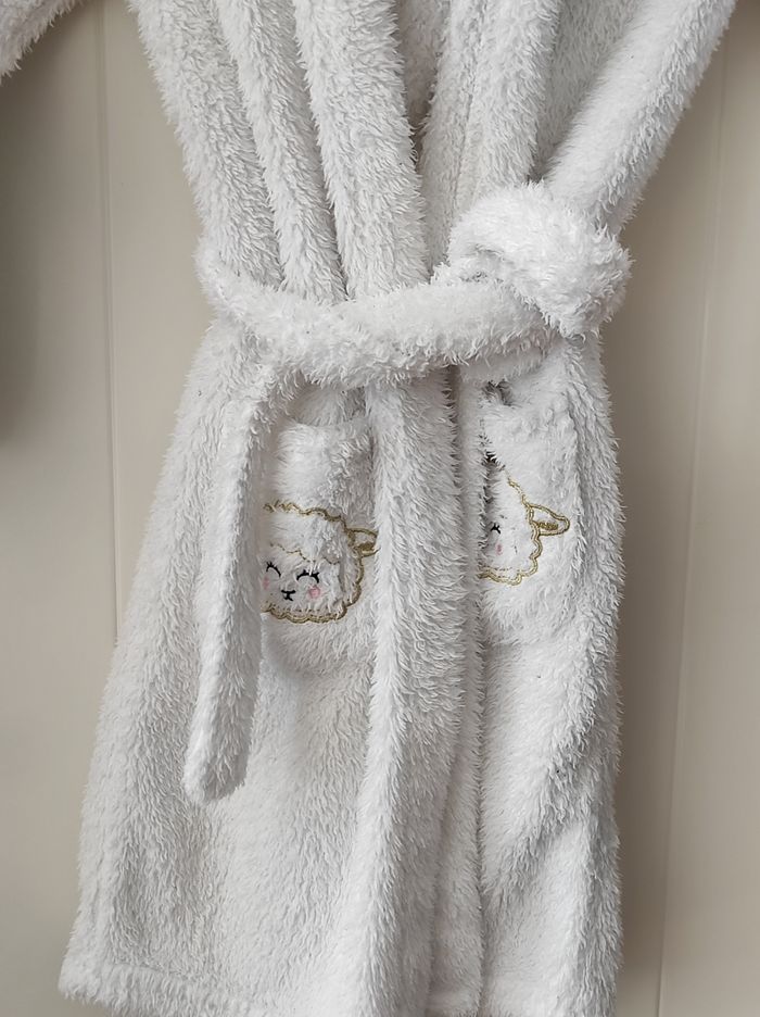 🌸 Robe de chambre fille 6 ans mouton – douce et adorable - photo numéro 3