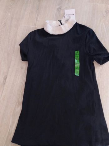 Tee-shirt noir col montant blanc Zara