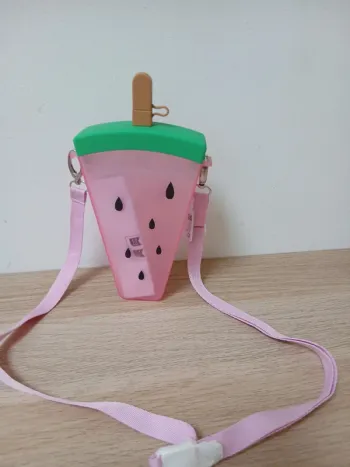 Gourde pastèque 🍉 Claire's avec sangle neuve