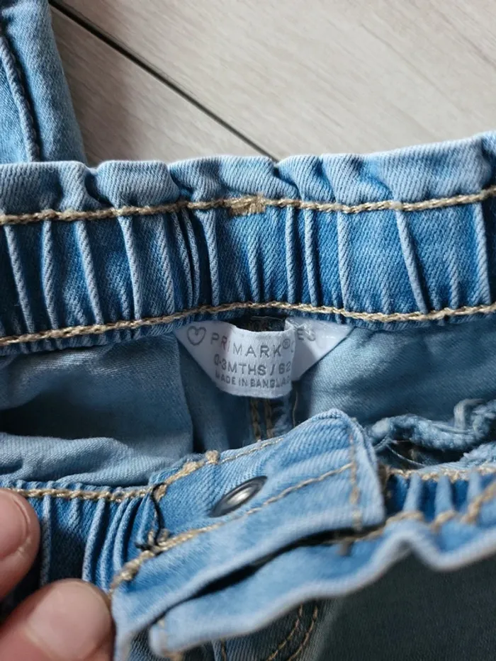 2 jeans 0/3mois - photo numéro 3