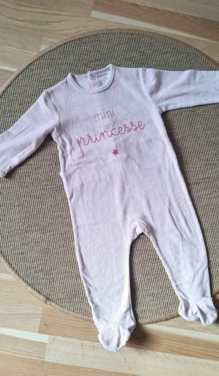 Pyjama et body fille en 18m - photo numéro 2