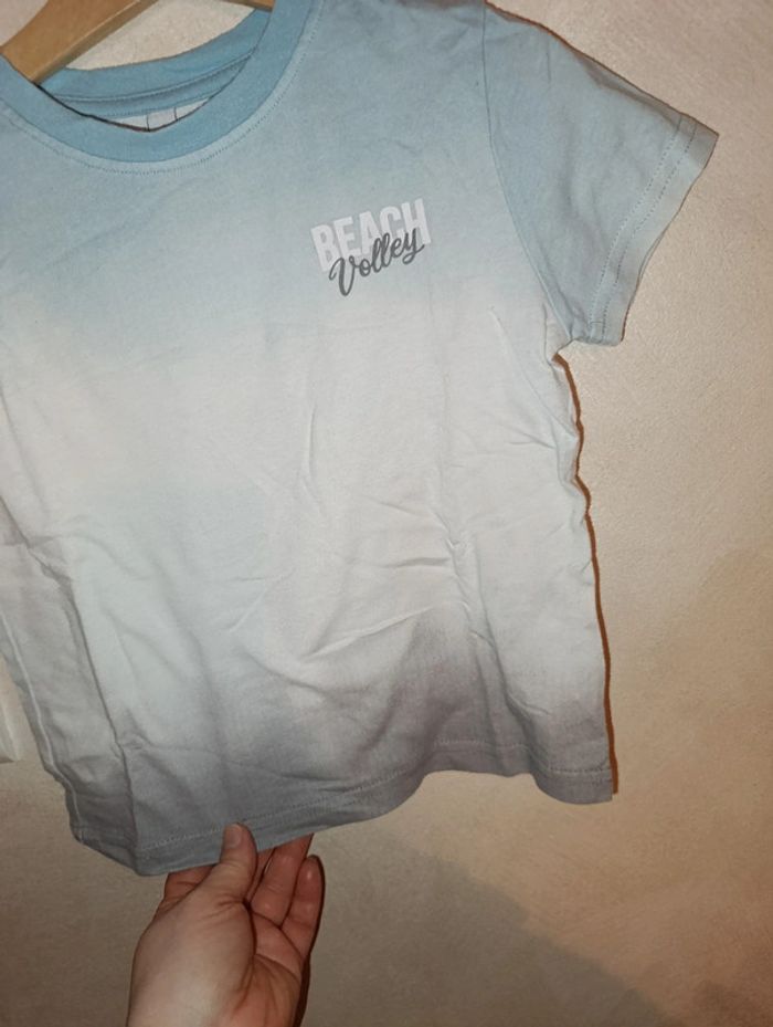 Tee shirt manches courtes taille 3/4 ans en très bon état - photo numéro 4