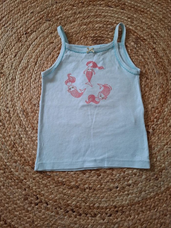Petit bateau 24 m
