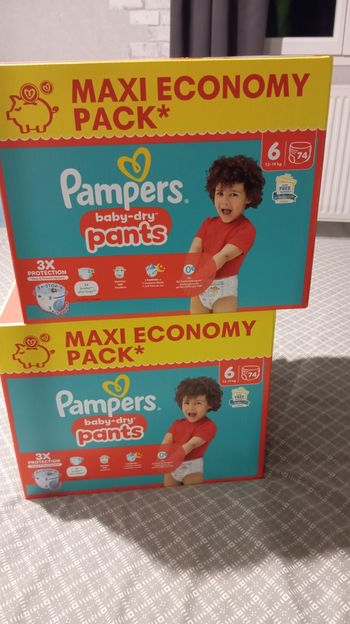 2 cartons Pampers pants taille 6 neuf jamais ouvert 