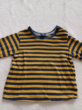 T-shirt jaune moutarde et bleu marine rayé 18 mois