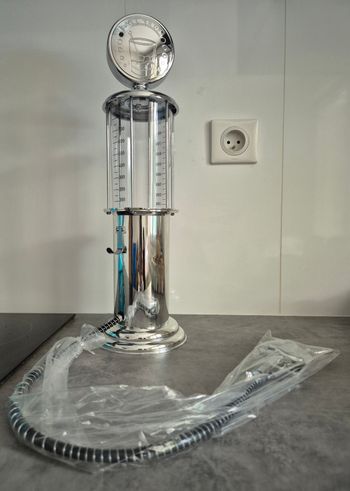 Distributeur à boisson rétro pompe à essence