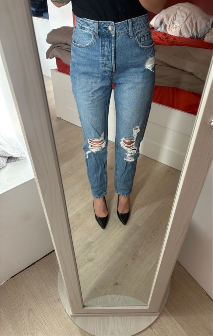 Jean troué stradivarius - photo numéro 3