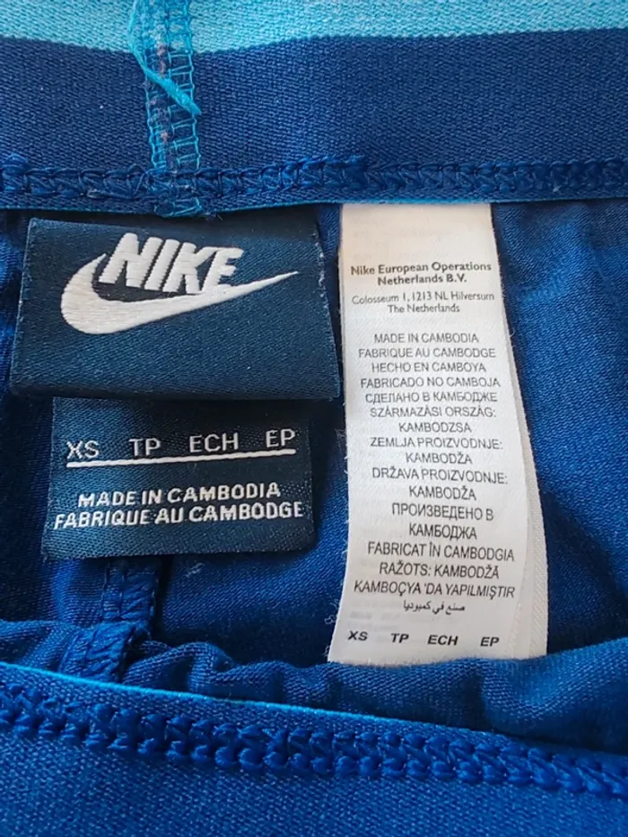 Legging Nike All-Over Logo bleu varsity XS – Très bon état - photo numéro 4