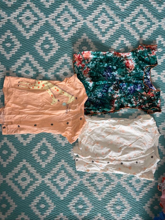 Vêtements pour enfants fille 6-9 mois - photo numéro 3