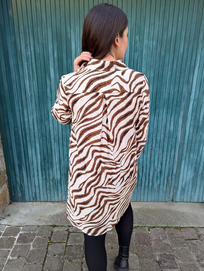 Robe chemise Zèbre blanc/marron
Taille S - photo numéro 4