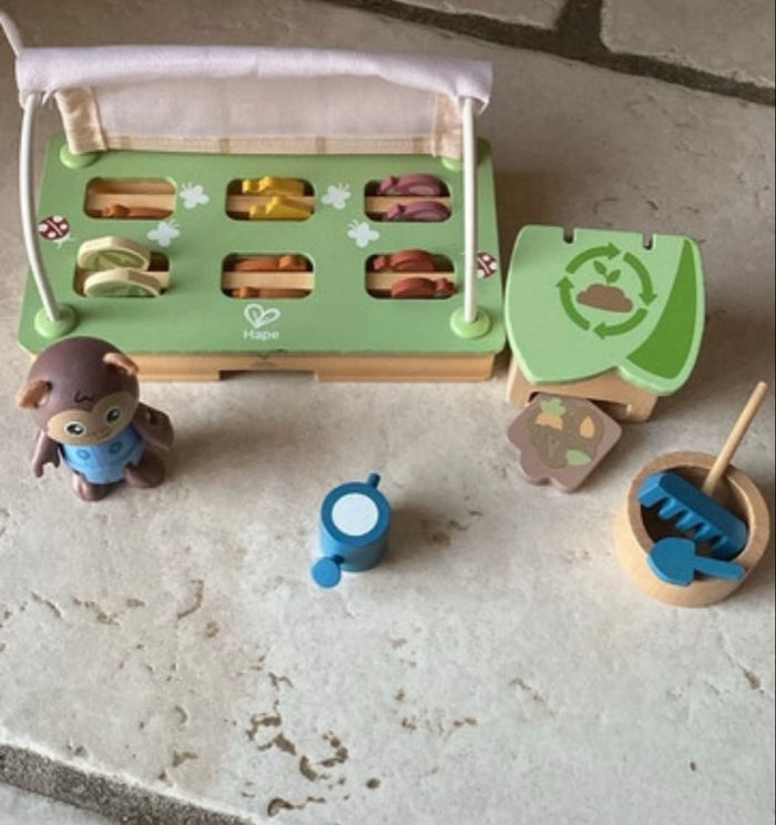 Maison panda Hape + potager + ruche - photo numéro 5