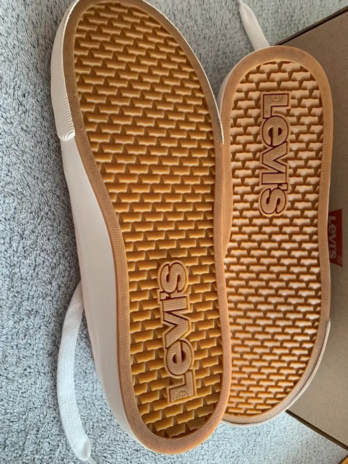 Chaussure Levi's poiture 40 - photo numéro 4