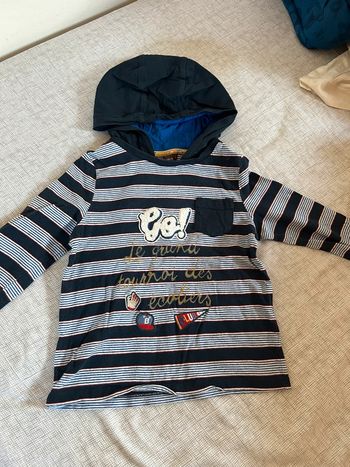 Sweat à capuche fin T4 ans