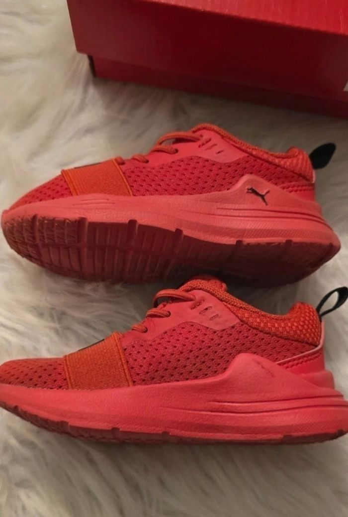 💙🤩🥰 baskets puma Lacets élastiques Pointure 22 garçon 🥰💙🤩 - photo numéro 2