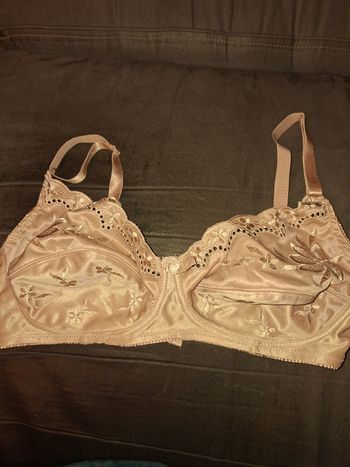 Soutien-gorge beige nude brodé - Taille 110D - État impeccable