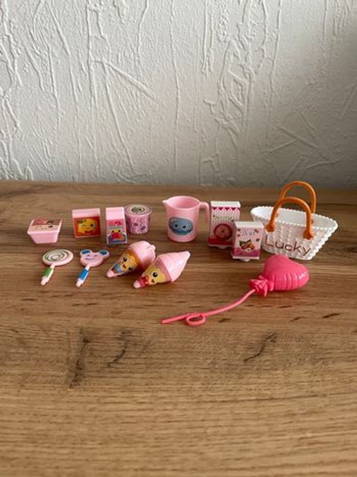 Lot de miniatures cuisine pour maison de poupée