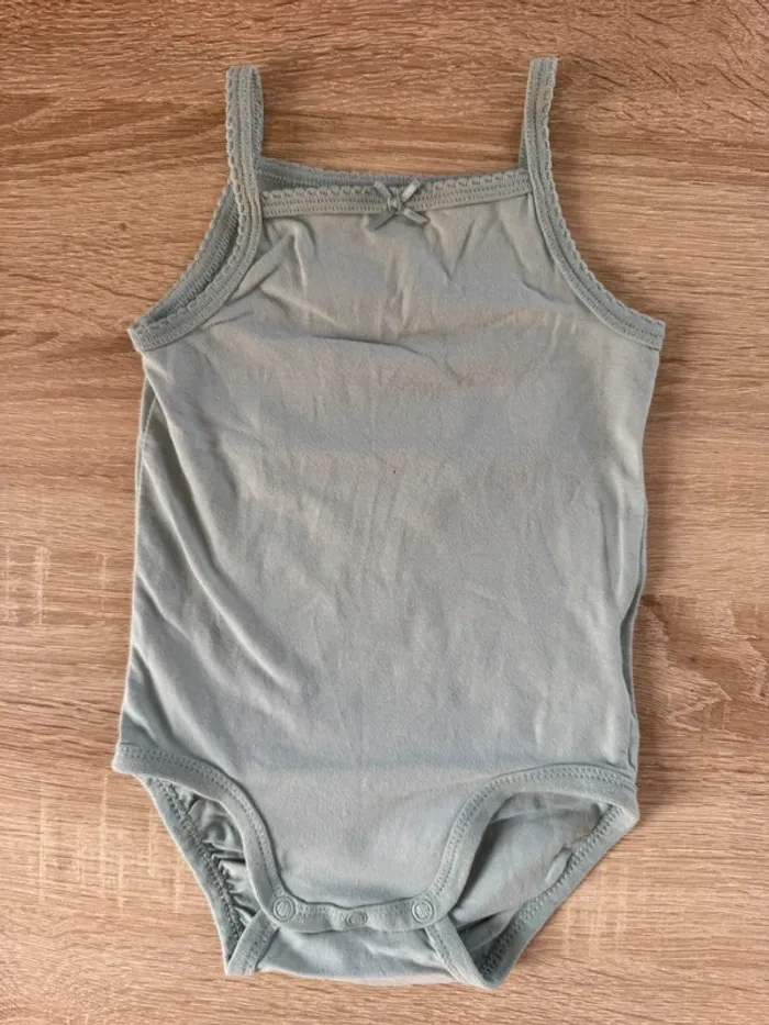 Body fines bretelles vert H&M 9 mois BE - photo numéro 2