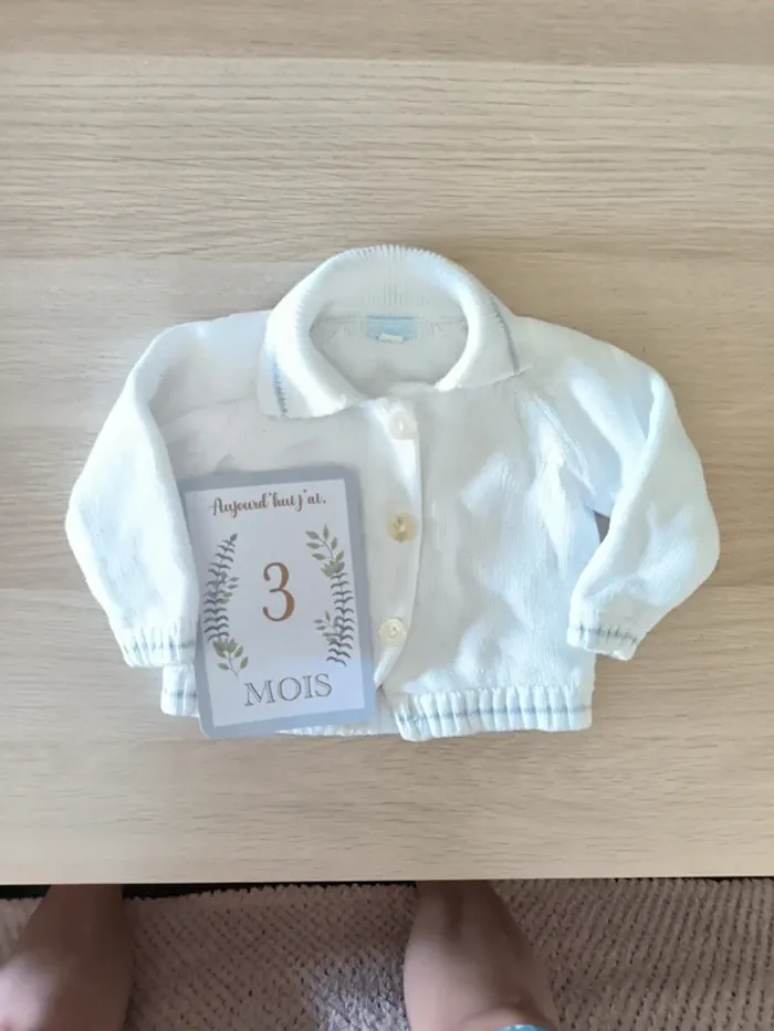 Gilet blanc 3 mois - photo numéro 2