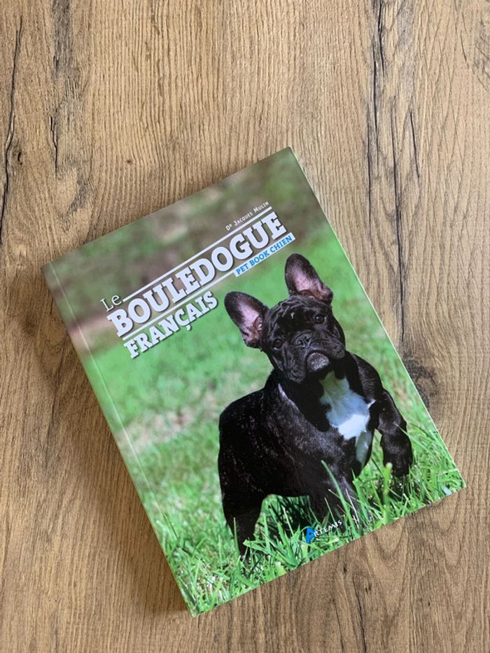 Livre « Le bouledogue français » Artemis Neuf