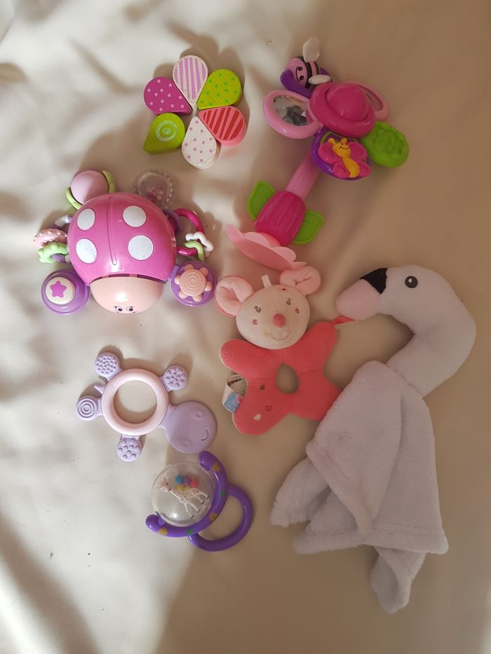 Lot jouets d'éveil fille