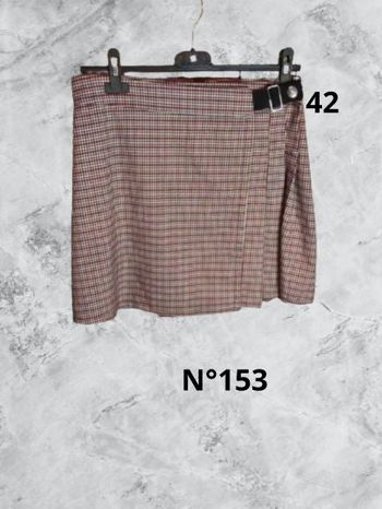 N°153 Jupe noir/bordeaux/blanc T42. Tally Weijl.