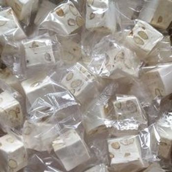 100g de nougat aux amandes 