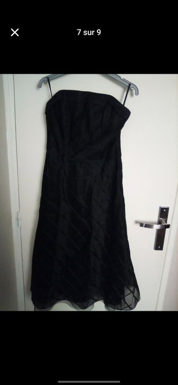 Robe bustier taille 36 très bon état et satinée