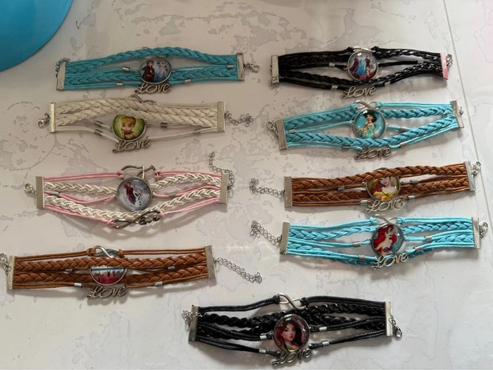 Lot de 9 bracelets Disney