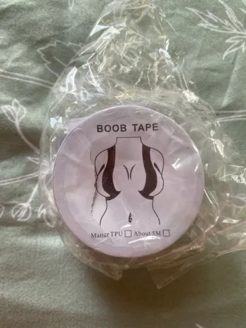 Bande adhésive poitrine boob tape