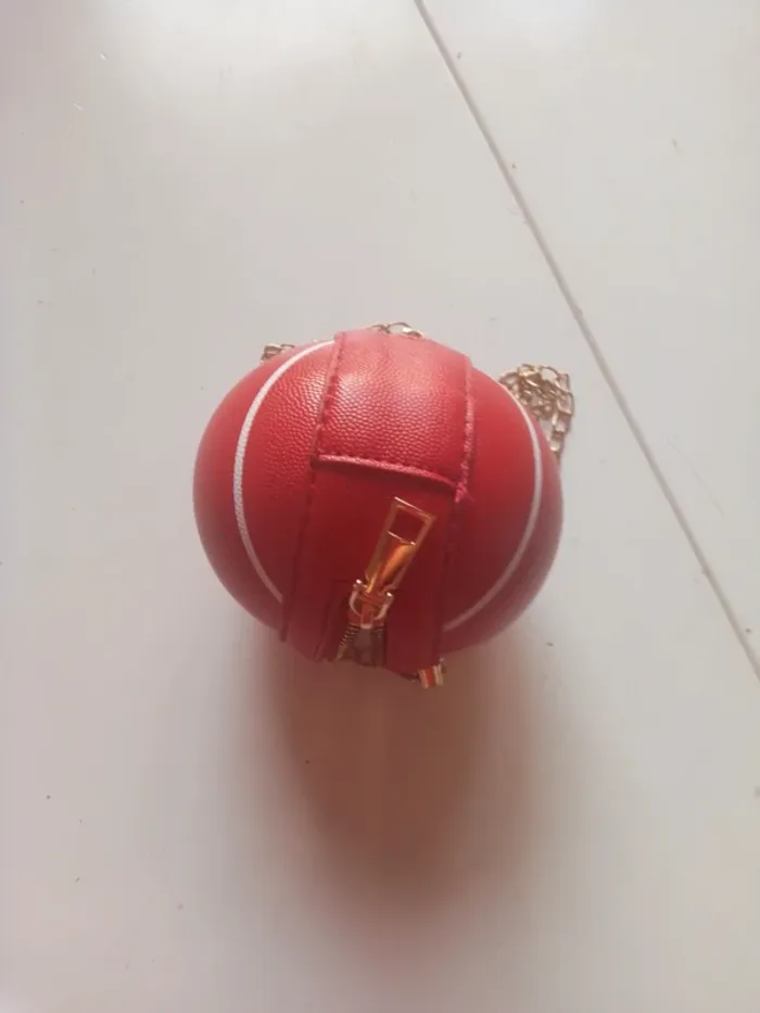 Sac main forme ballon à grande chaîne dorée - photo numéro 6