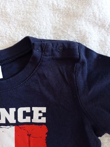 Petit polo bleu pour garçon inscription devant France le drapeau de la France taille 18 mois