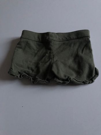 Vend short Simple Joys taille 3 ans