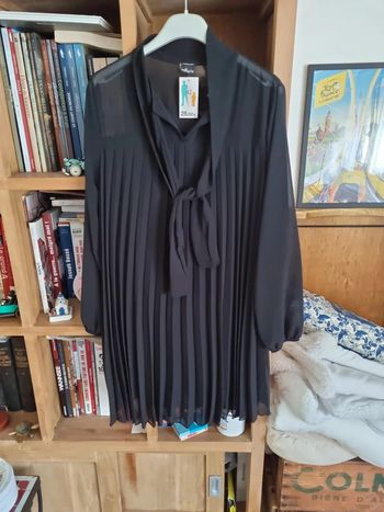 Robe plissée noire en voile taille 42