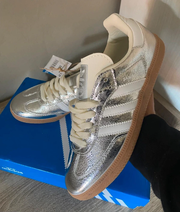 Baskets Adidas Samba taille 38.5 - photo numéro 2