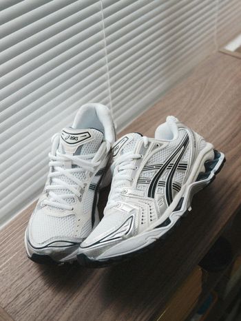 ASICS Gel-Kayano 14  Blanc