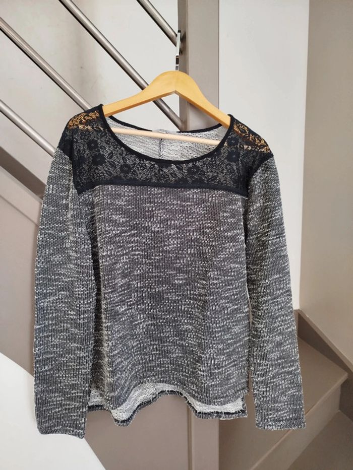 Pull dentelle - photo numéro 2