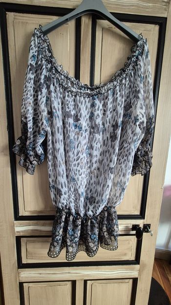 Tunique épaule dénudé