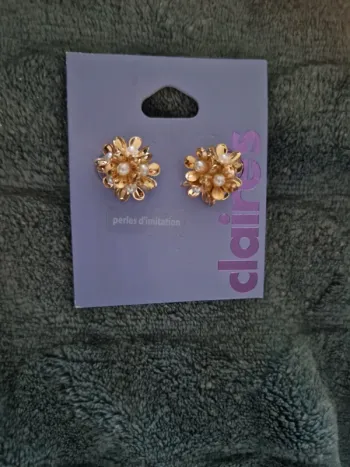 🛍 boucles d oreilles neuve