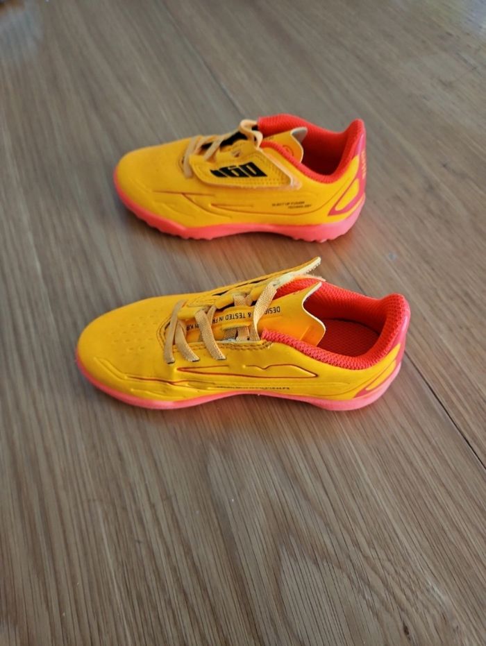 Chaussures foot enfant taille 28 - photo numéro 3
