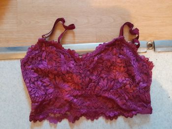 Brassière en dentelle sans cousinet pour femme