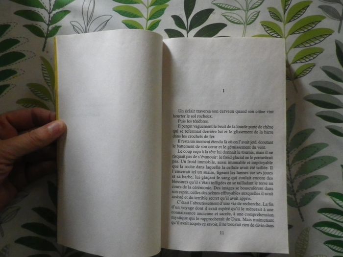 Sanctus Révélation ou Apocalypse ? de Simon Toyne Ed. France Loisirs - photo numéro 4