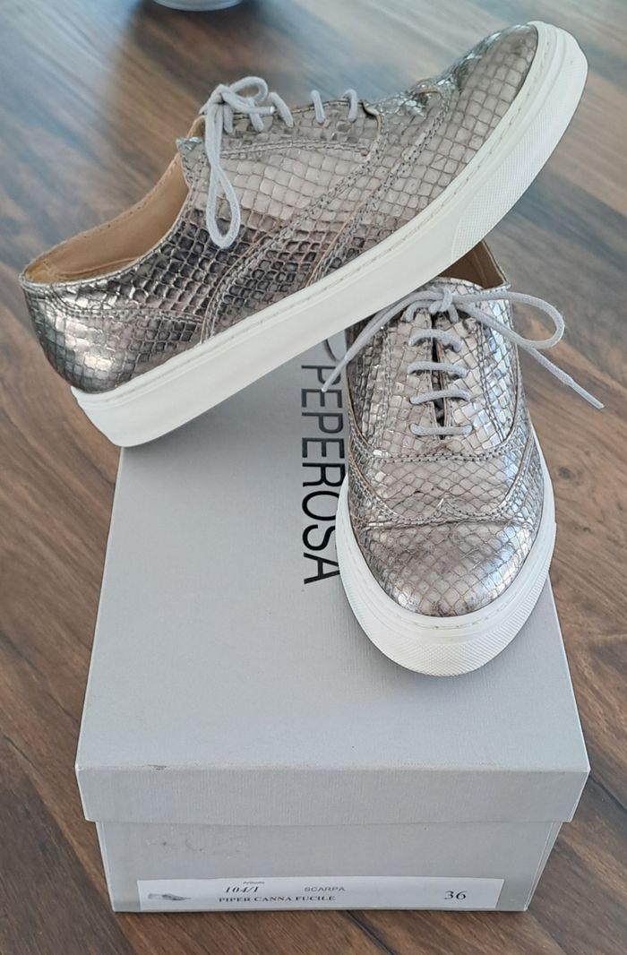 Baskets mocassins écaillé argenté femmes taille 36 Peperosa