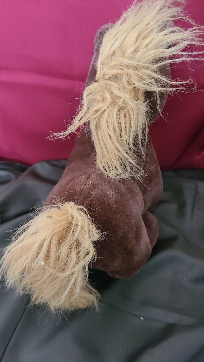 PELUCHE TIRELIRE : OUVERTURE AU NIVEAU DE LA BOUCHE DU PONEY ET POCHE AVEC FERMETURE au niveau du ve - photo numéro 6