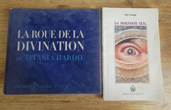 Lot deux livres Divination et Mauvais oeil