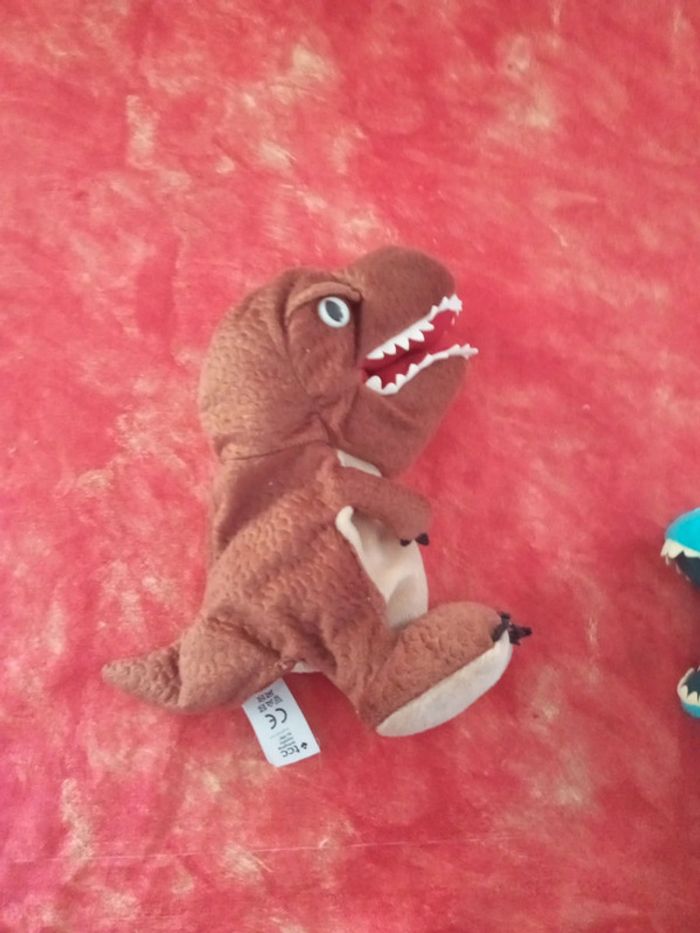 Lot de 2 peluches marionnettes Jurassic World - photo numéro 8