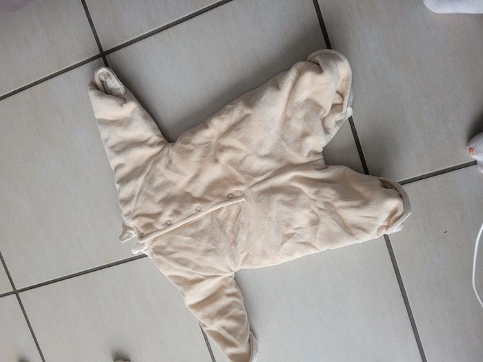 Pyjama Grenouillère bébé chaud 1 mois en excellent etat - photo numéro 2