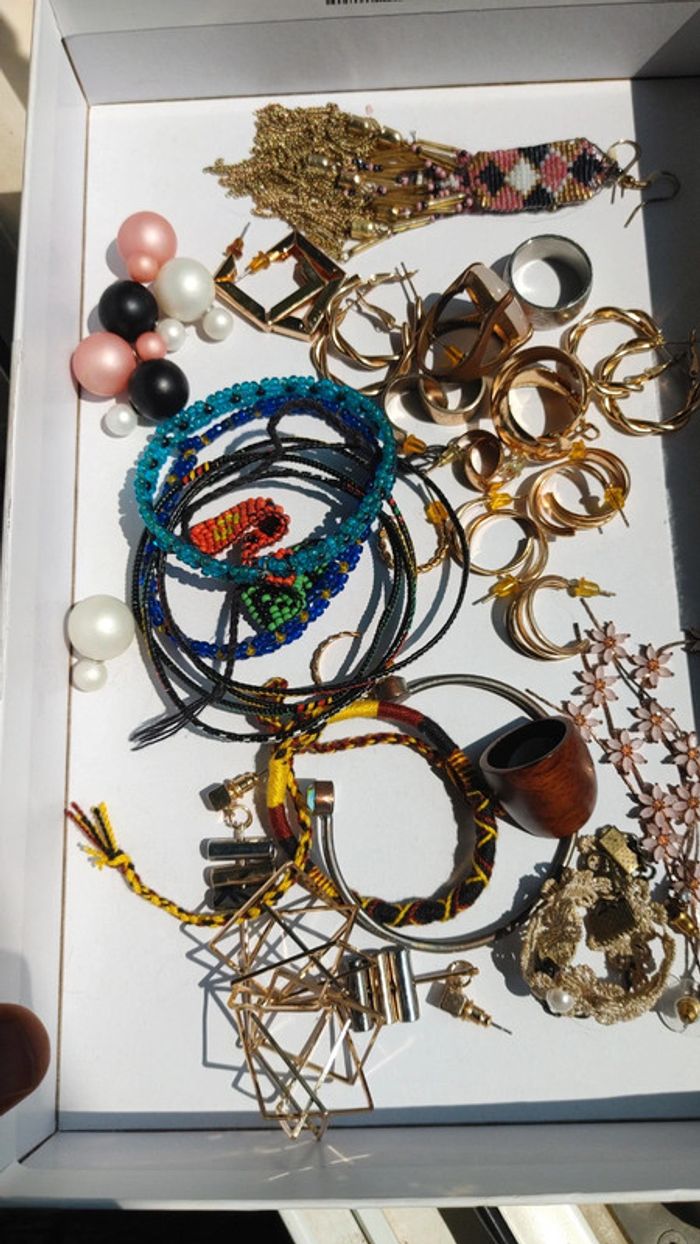 Lot de divers bijoux bracelet boucles d'oreilles bague - photo numéro 2