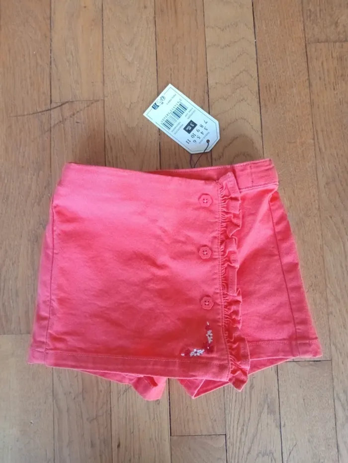 Jupe short Sergent Major rouge Neuve 3 ans