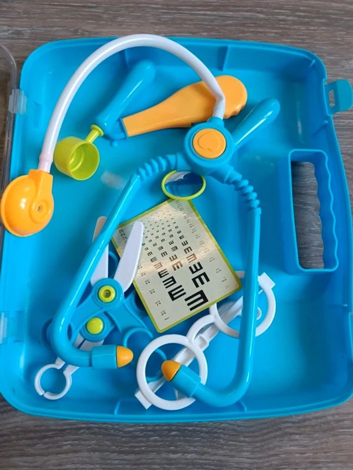 Valisette pour jouer au médecin - photo numéro 2